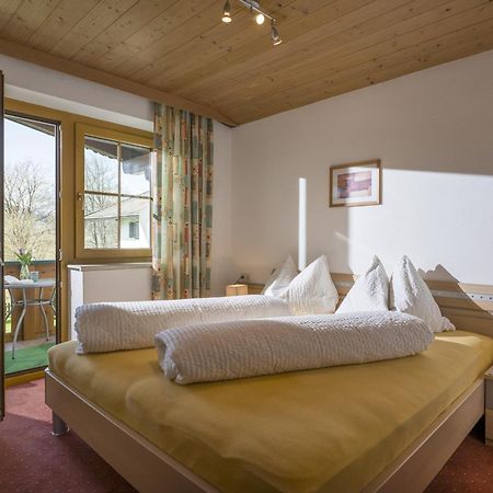 Gaestehaus Schwaiger - Wiesenweg Kossen Room photo